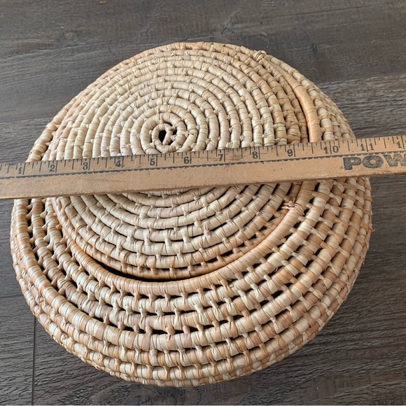 Wicker basket - Picture 10 of 11